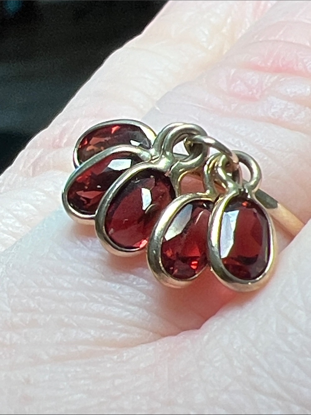 Vintage 10k Solid Yellow Gold Red Garnet Gemstone Cha-Cha Dangle Charm Ring - Picture 7 of 12